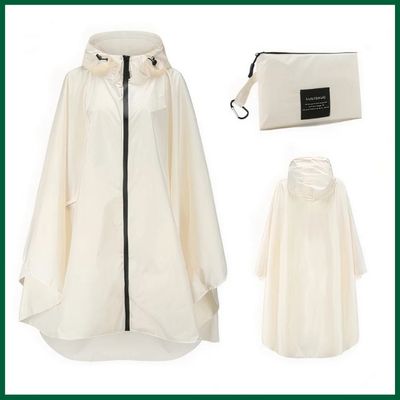 Cape de pluie beige clair