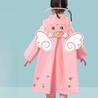 Poncho-de-pluie-enfant-enveloppant-de-dos