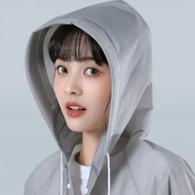 Poncho-femme-pluie-capuche