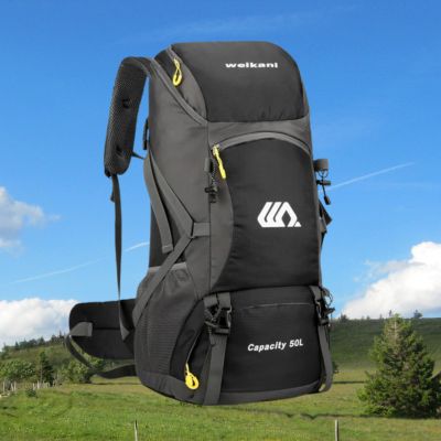 Sac-a-dos-homme-camping-noir