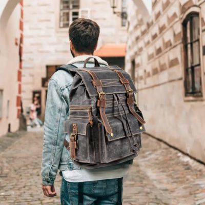 Sac-a-dos-homme-en-cuir-toile-cirée-voyageur