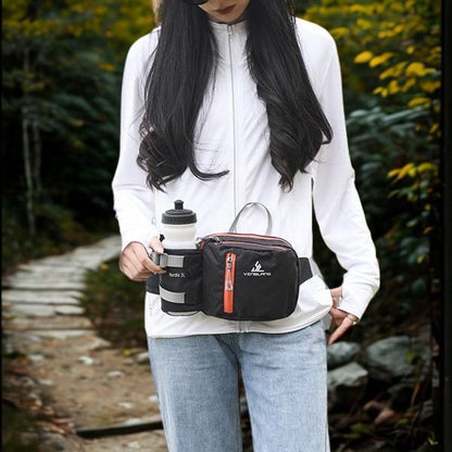 Ceinture porte gourde noire portée à la taille