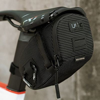 Details fixations sacoche pour selle de velo