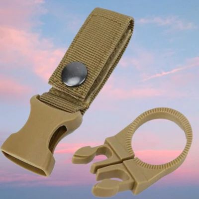 Détails mousqueton support bouteille décroché deux parties