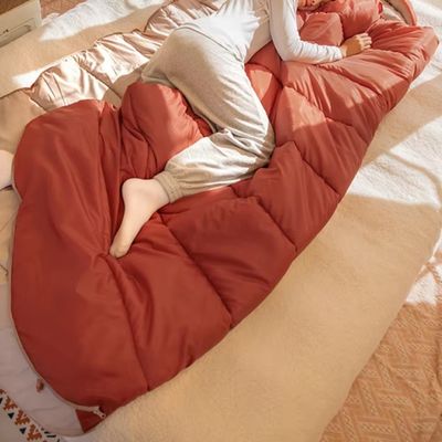 Femme couchée sac de couchage 0 degré ouvert