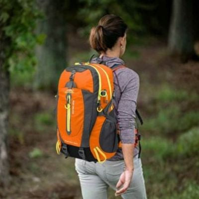 Femme nature sac a dos randonnée 40l belle finition
