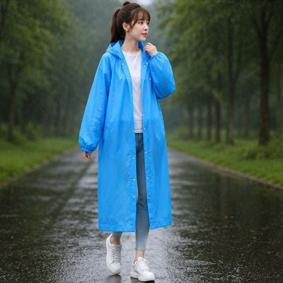 Femme porte cape de pluie femme légère ouverte
