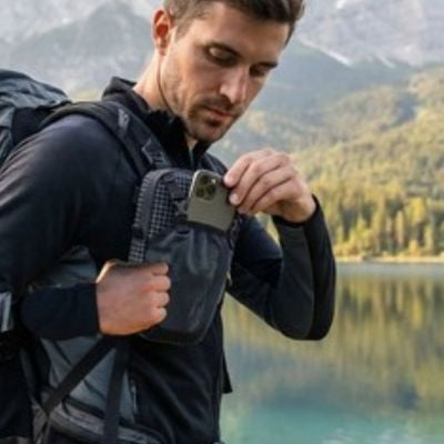 Homme randonnée sacoche bretelle range portable