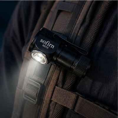 Lampe frontale puissante accrochée bretelle sac à dos