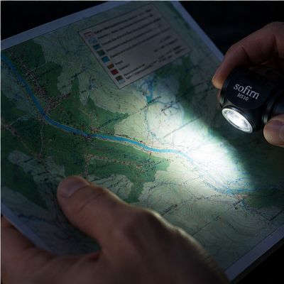 Lampe frontale puissante détachée bandeau pour lire carte