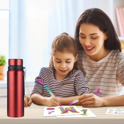 Maman avec fille dessine gourde isotherme 1l table