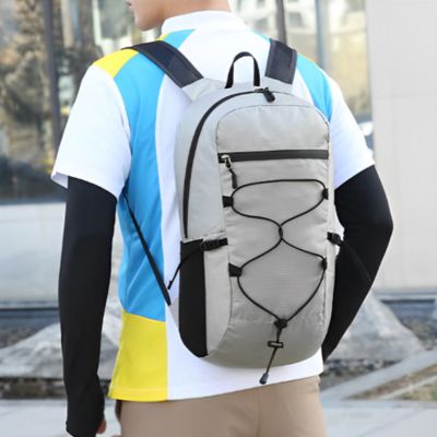 Petit sac a dos homme confortable porté sur épaules