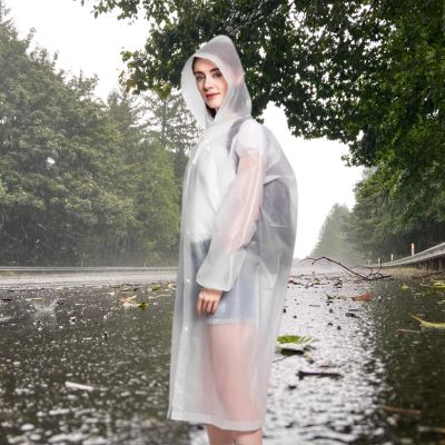 Poncho-pluie-femme-capuche