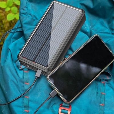 Powerbank 50000mah sur sac à dos recharge téléphone