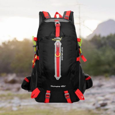 Sac à dos randonnée femme pratique rouge et noir
