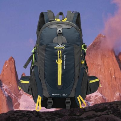 Sac-a-dos-randonnée-homme-pratique-bleu-marine