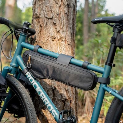 Sacoche de cadre pour vélo noir installée cadre