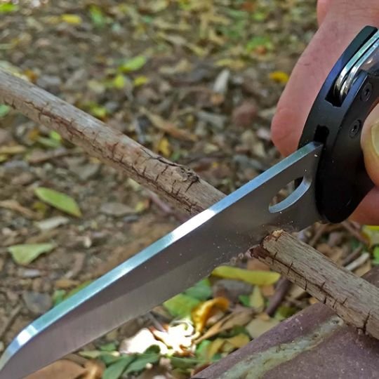 Un couteau de survie qui révolutionne vos sorties