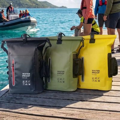 Variantes sac dos etanche posé sur quai
