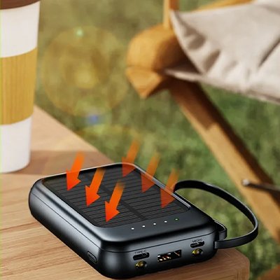 Batterie lithium solaire reçoit énergie lumière soleil